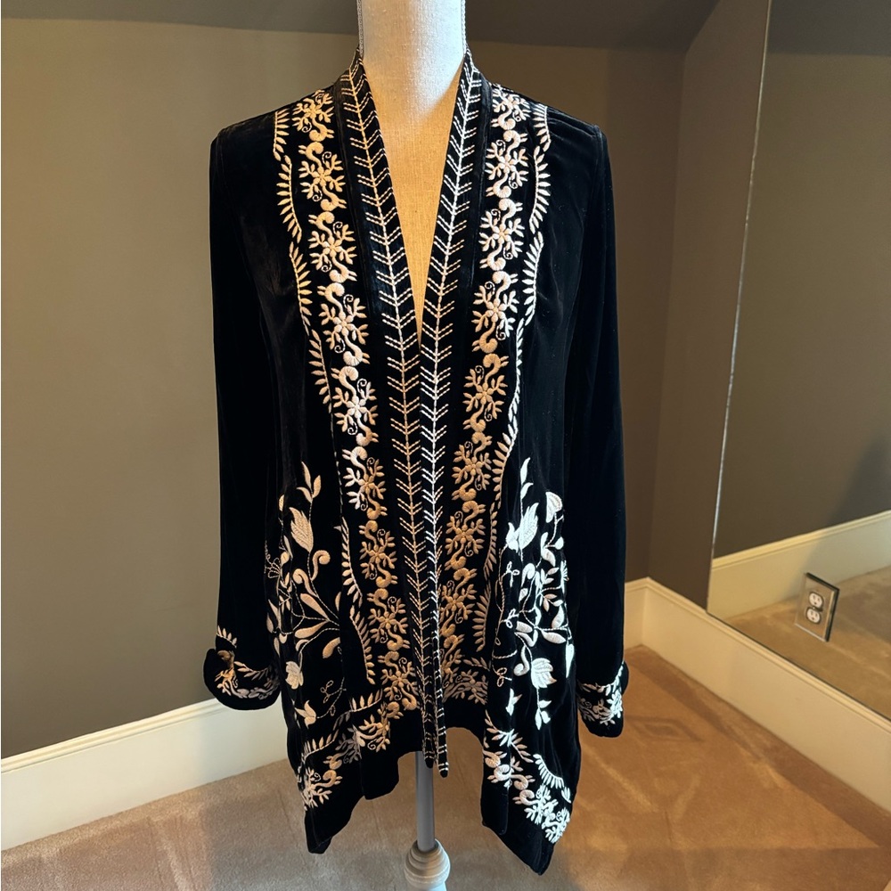 Sundance Left Bank Embroidered Velvet Cardigan Long Sleeve Black Size Small NWOT